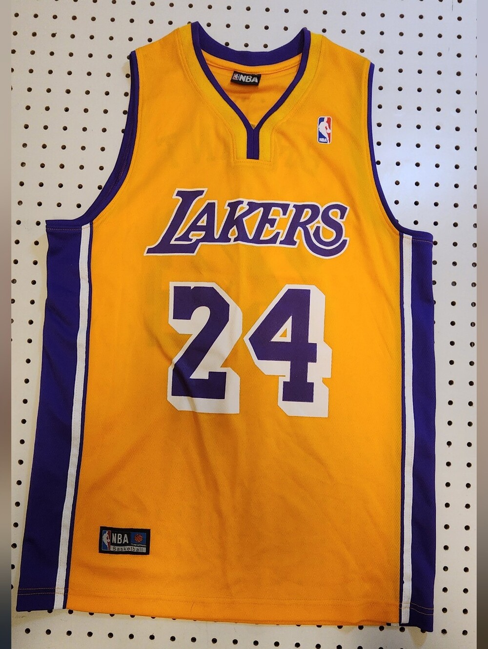Kobe Bryant #24 LA Los Angeles Lakers NBA Team Apparel Jersey Mens Size L Yellow